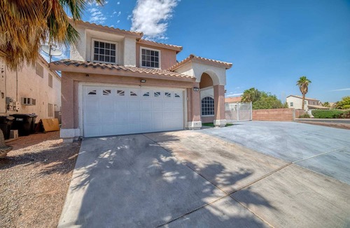 North Las Vegas House | Luxury, cozy, clean home in a private neighborhood