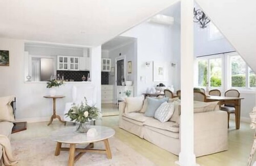 Witta House | Luxury Designer Country Cottage Escape