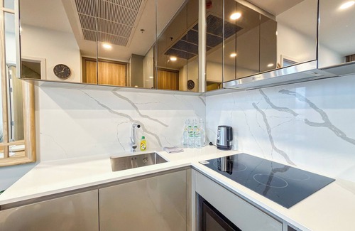 Pathumwan Apartment | Luxury Downtown Bangkok 2BR 2BA · Sky Pool Gym · 5MIN Walk to Siam Paragon