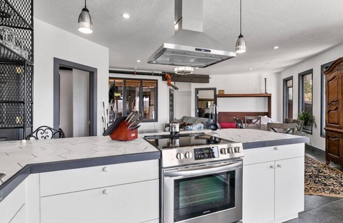 Estes Park Apartment | Luxury Downtown Estes Park 2 Bedroom Lic. #6075