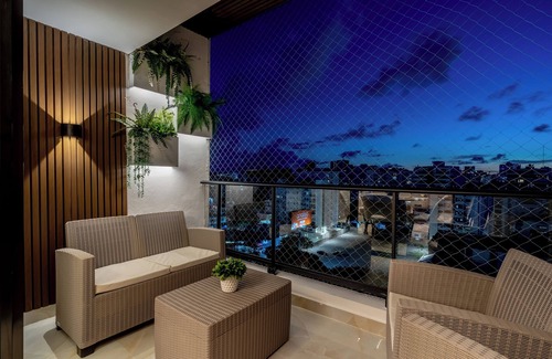Ensanche Naco Condo | Luxury Downtown Stay ~ 11th FL ~ Jacuzzi, Gym, City Views @Naco