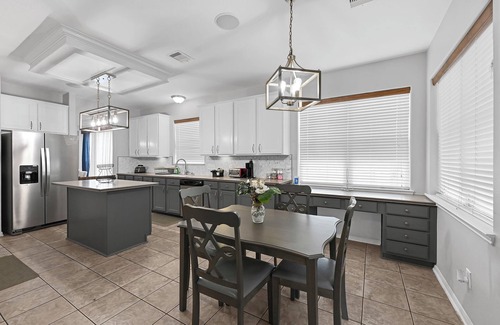 Spring House | Luxury Dream Home with Pool and Surround Sound System. Close to Splash pad, etc.