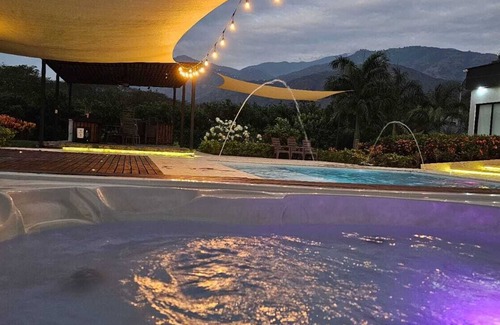 Olaya House | Luxury Estate with Swimming Pool and Private Jacuzzi