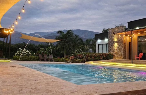 Olaya House | Luxury Estate with Swimming Pool and Private Jacuzzi