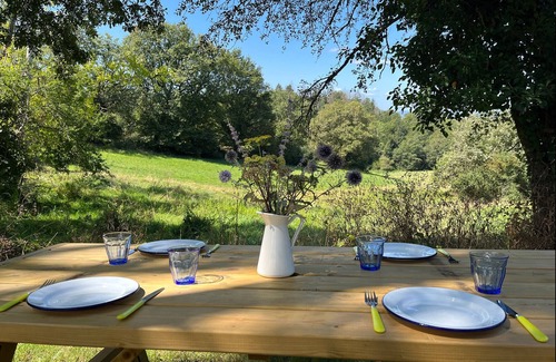 Laparrouquial RV Rental | Luxury family bell tent with pool, South West France