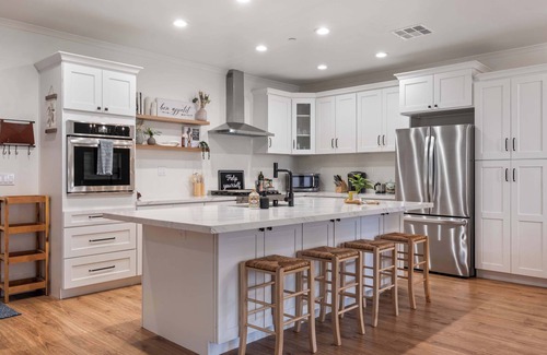 Country Club House | Luxury Family Oasis with Hot Tub!