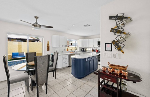 Spring Valley House | Luxury Family Pool/Spa Family Getaway Las Vegas/Red Rock 3 BD/2.5 BA nn