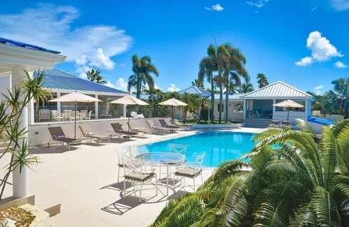 Nettle Bay Villa | Luxury Five bedroom estate with heated pool and gym