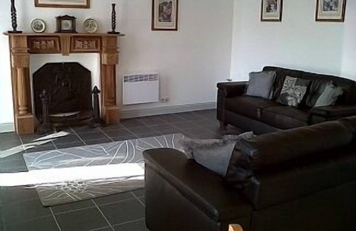 Josselin House | Luxury Gite In The Historic Josselin Centre Facing Impressive Medieval Chateau