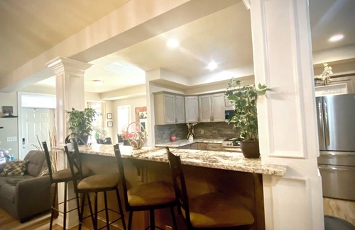 Livingston Park House | "Luxury Haven for Large Gatherings: 4BD/4BA”