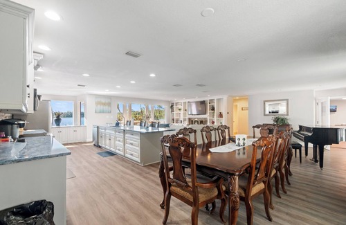 Seffner Community Alliance House | Luxury Hideaway - Lakefront - Pool & Games