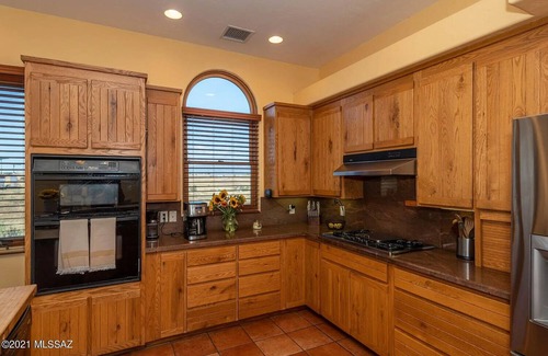 Elgin House | Luxury hilltop home with great views in the heart of wine country