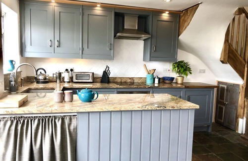 Claverton House | Luxury historic cottage with spectacular views - close to Bath