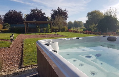 Goeferdinge Villa | Luxury holiday home 16 p with jacuzzi, sauna, spacious garden - Flemish Ardennes