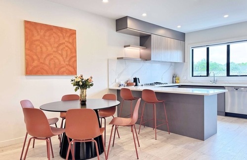 Greenlane Condo | Luxury Holiday House In Greenlane-ASB Showgrounds