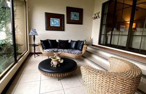 Escazu Villa | Luxury Home con vista, en las montañas de Escazu