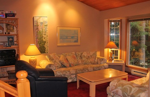 Roberts Creek House | Luxury Home Near Beach In The Heart Of Roberts Creek, British Columbia