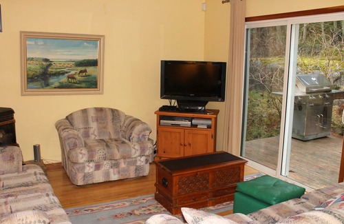 Roberts Creek House | Luxury Home Near Beach In The Heart Of Roberts Creek, British Columbia
