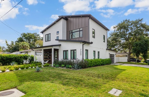Riverside Heights House | Luxury Home