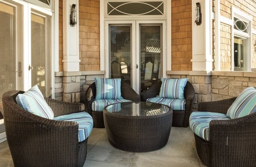 New Buffalo House | Luxury home with infinity pool overlooking Lake Michigan, outside turf play area
