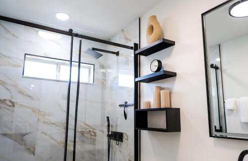 Stafford Park House | Luxury home with Pool & 6 Beds near Disney