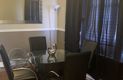 Greater Grand Crossing Apartment | Luxury Home🌟3BA, 1BA-7mins from Hyde Park Tourist Attraction Area