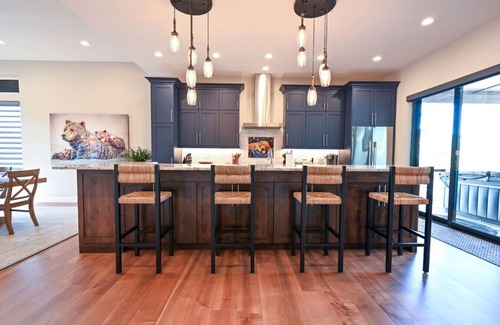 Castle Pines Village House | Luxury in Castle Pines Village - Hot Tub & Pool!