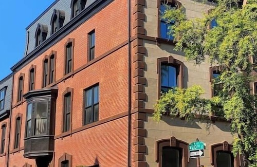 Southwest Center City Apartment | Luxury in Ritt Sq. | Parking | Hosted By StayRafa