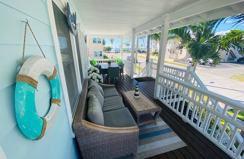 Pass-a-Grille House | Luxury Key West Style Home on Historic Pass-A-Grille Beach Pool BBQ