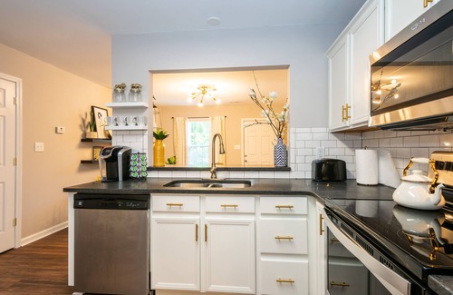 Mount Mourne Condo | Luxury Lake Norman Home 2 minutes from Lowe's Corporate & LKN Regional Hospital