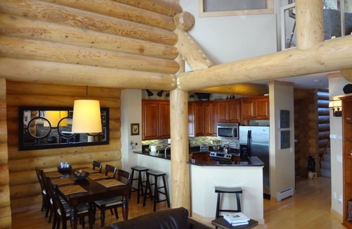 Tofte House | Luxury Lake Superior Log Home ~ Fantastic Lake View ~ Excellent Location!