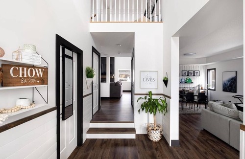 Vernon House | Luxury Lake view, minutes from the Kalamalka beach