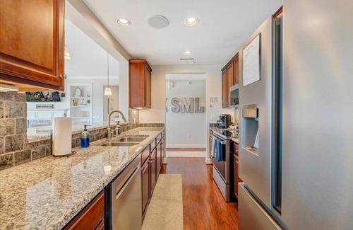 Westlake Corner Condo | Luxury Lakefront Condo In The Heart of Smith Mtn. Lake! 4BR 3BA!