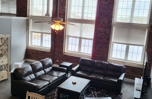 Cordova Condo | Luxury Lakefront Dream- The Perfect Getaway
