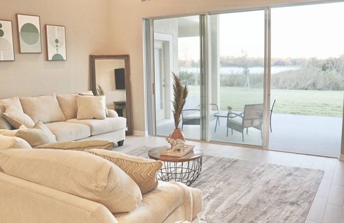Seffner House | Luxury Lakeview/Peaceful Oasis 5BR Home