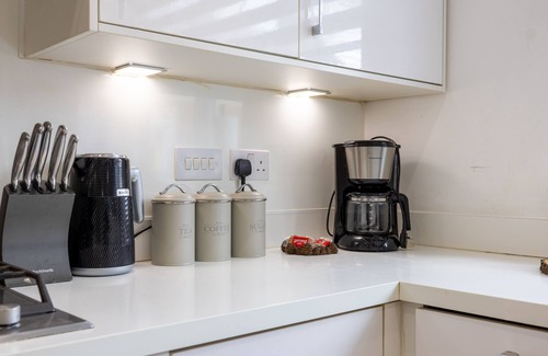 Basildon House | Luxury Langdon Hill Retreat | Jacuzzi Hot Tub| Gym Equipment | Basildon