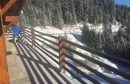 Val d'Illiez Apartment | Luxury large 3 bed Ski in Ski out apartment in Les Crosets, Portes du Soleil