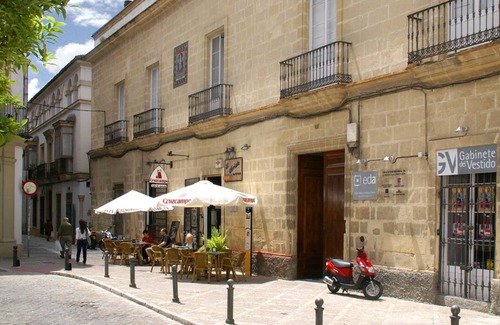 Jerez de la Frontera Old Town Apartment | Luxury, light & spacious loft-apartment great for longer stays, private parking