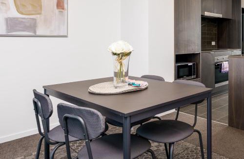 Phillip Apartment | Luxury Living and Pool Views in the Heart of Woden - Hosted by Canstay
