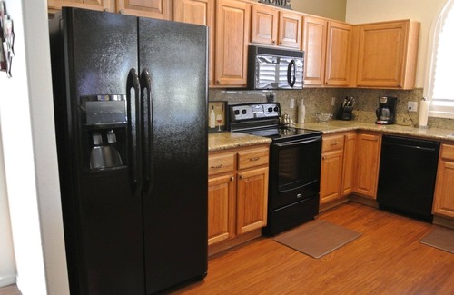 Superstition Springs House | Luxury Living at it's Finest with Heated Pool, Hot Tub and Putting Green