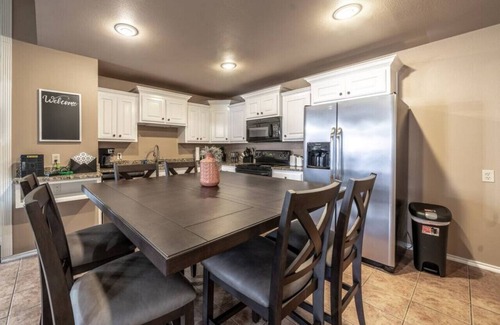 Lubbock House | Luxury Living Duplex A - 4BR/3BA - South Lubbock