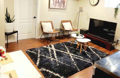 Winnipeg Bed & Breakfast | Luxury living in a 2-bedroom basement suite with separate entrance.