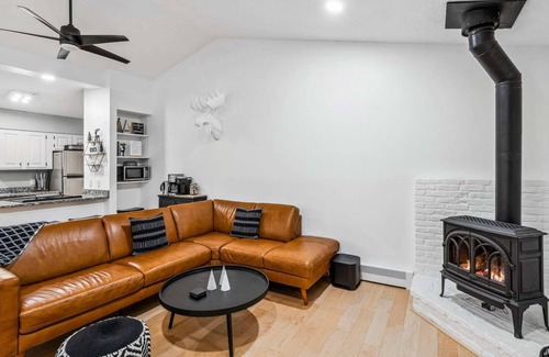 Quechee Condo | Luxury Living in Heart of Quechee - Mill Run 6C