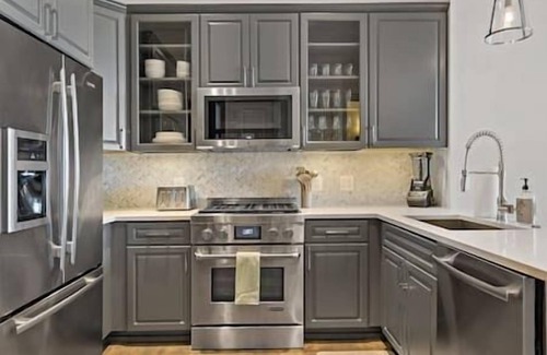 McLean Apartment | Luxury Living | Tysons | High Rise | Scenic Views
