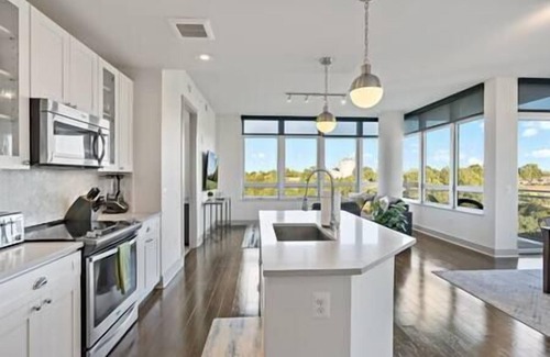 McLean Apartment | Luxury Living | Tysons | High Rise | Scenic Views