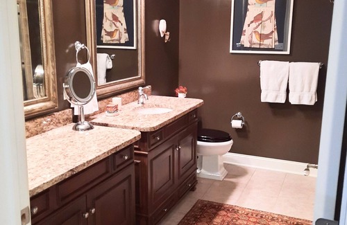 Saratoga Springs Condo | Luxury, Location, Parking, Elevator, Secure