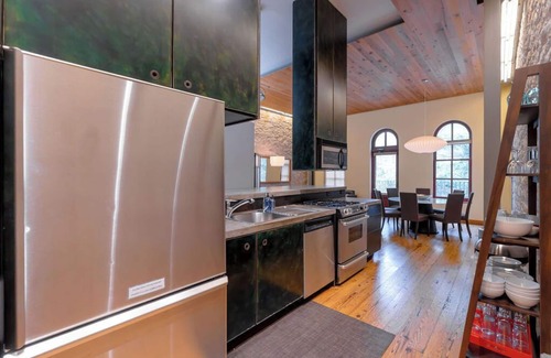 Downtown Austin House | Luxury Loft & Event Space w/Iconic Capitol Views, Sleeps 8, Loft on Congress