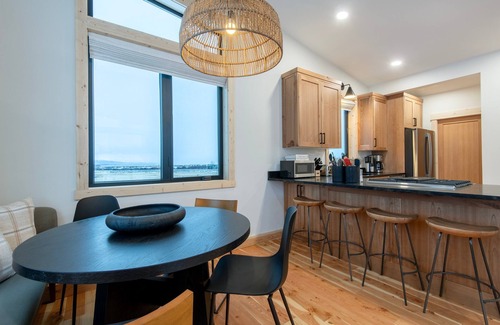 Driggs House | Luxury Loft Retreat with Stunning Mountain Views