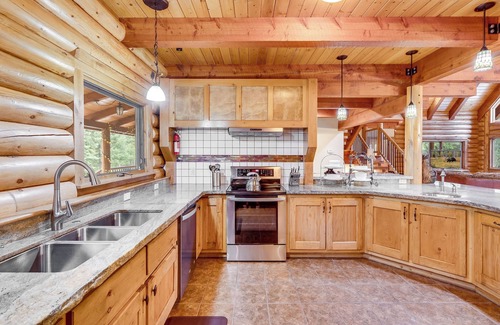 Whitefish House | Luxury Log Home: 2 King Suites, HOT TUB, Fire Pit near Skiing + ALL Winter Fun