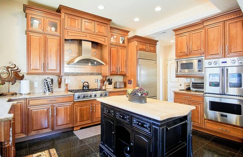 A-Zone House | Luxury Mediterranean Mansion -Pool, Elevator, Roof Deck,3rd House From The Beach